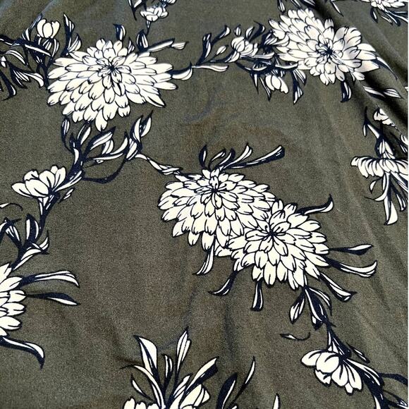 Ces Femme Gray Floral Tunic Top Crisscross Front Size XS Stretch Bohemian - Picture 5 of 9